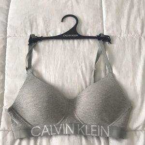 Size Medium Calvin Klein Lightly Lined Bralette